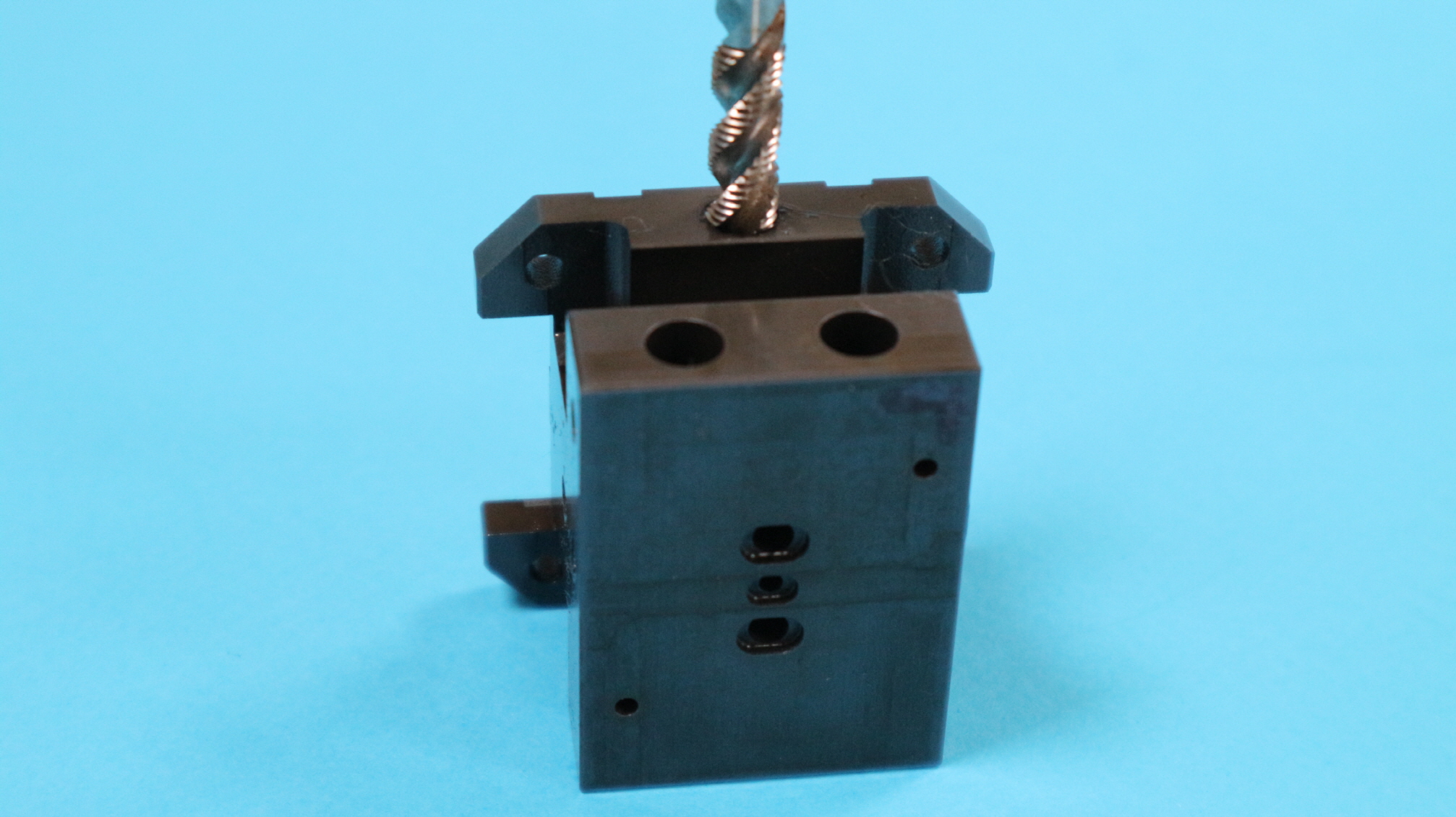 특수 소재 탭방전